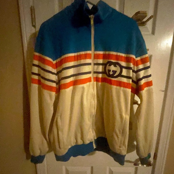 𝐆𝐮𝐜𝐜𝐢 𝐈𝐧𝐭𝐞𝐫𝐥𝐨𝐜𝐤𝐢𝐧𝐠 𝐆 𝐓𝐫𝐚𝐜𝐤 𝐉𝐚𝐜𝐤𝐞𝐭 𝐢𝐧 𝐂𝐫𝐞𝐚𝐦 - Picture 4 of 6